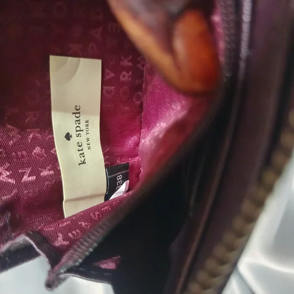 Authentic kate spade epi leather wallet - Picture 4 of 5